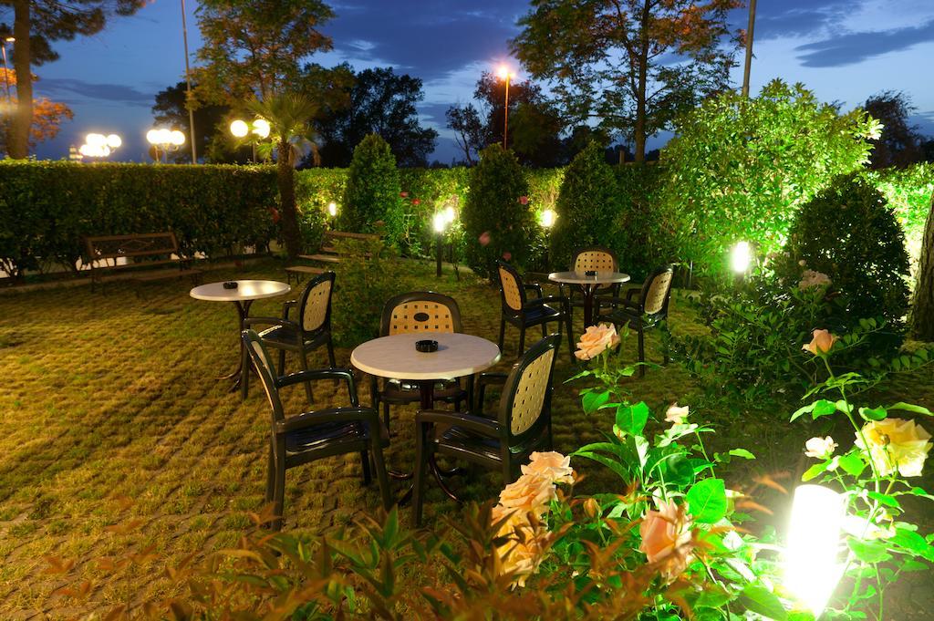 Hotel Globus 체제나티코 외부 사진